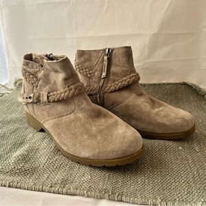 TEVA Tan Suede Ankle Boots